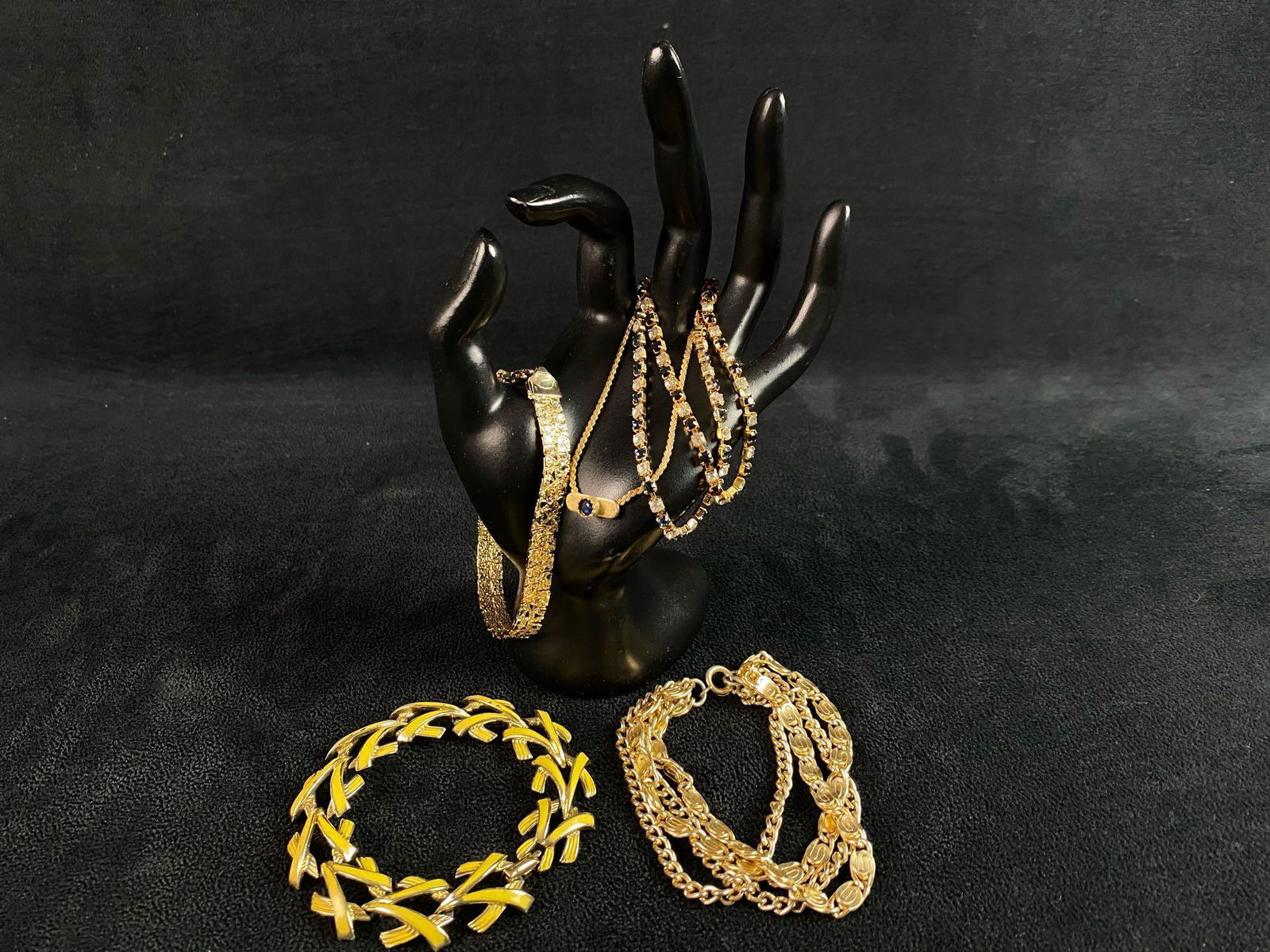 Vintage Lot Of Gold Plated Bracelets (1 of 8)