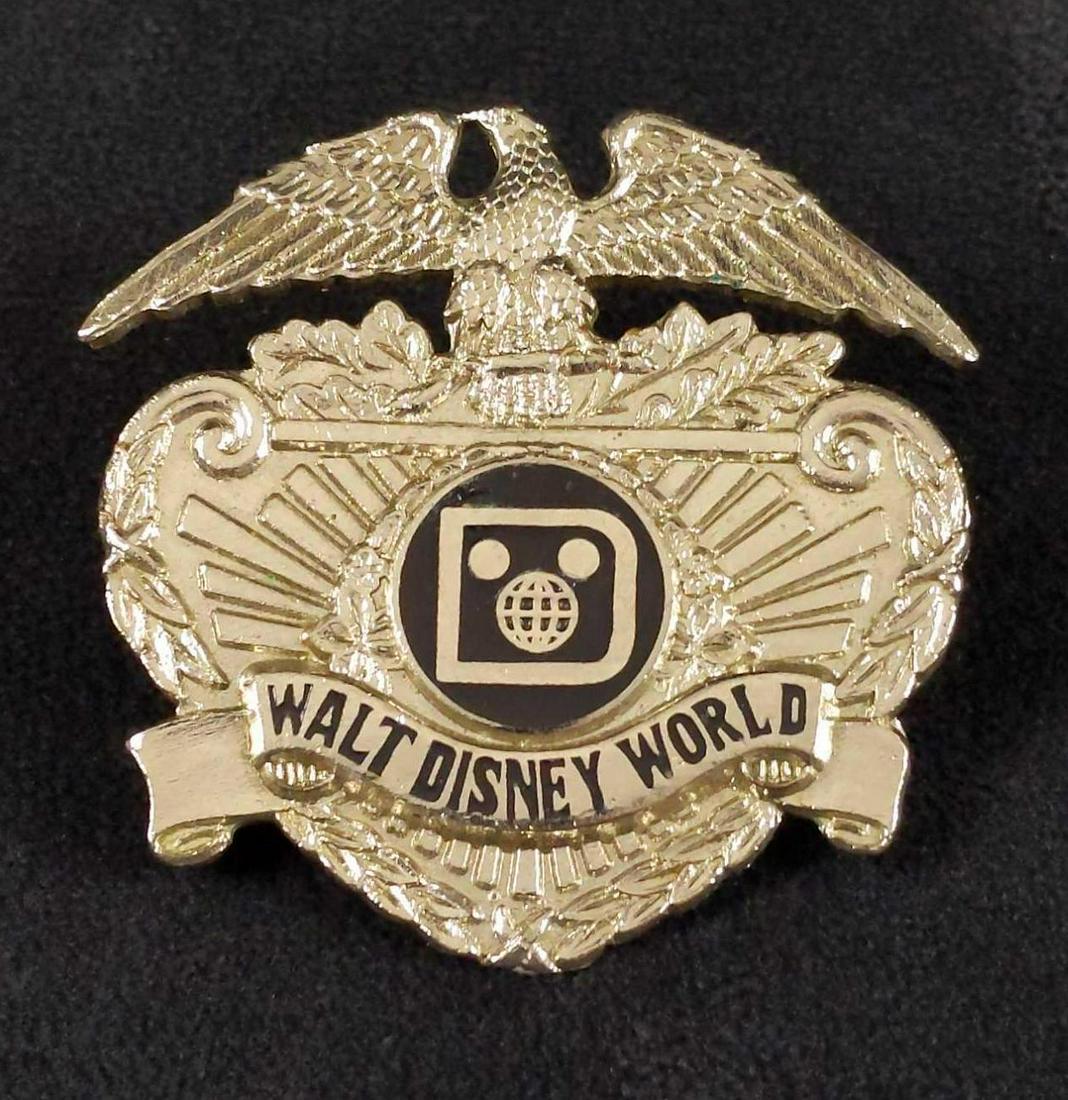 個人装備 Walt Disney World Security Badge Walt Disney World Security Officer Badge Metal Pin | eBay