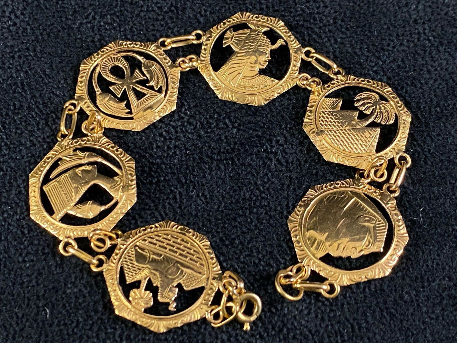 Vintage 18K Gold 6 Panel Etched Egyptian Bracelet (1 of 13)