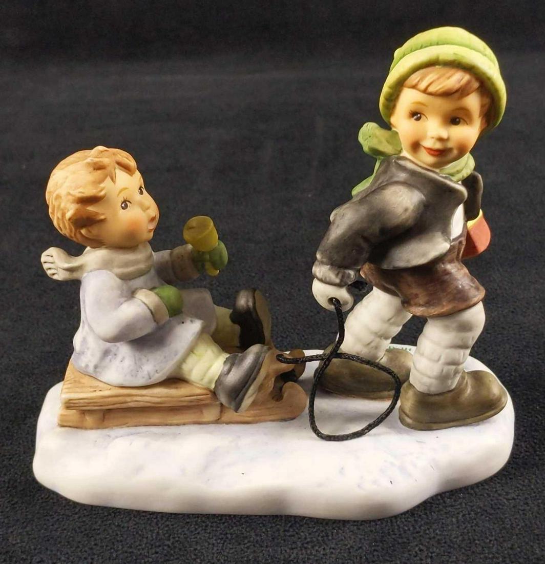 Berta Hummel Figurine Jingle All The Way BH 309 (1 of 8)
