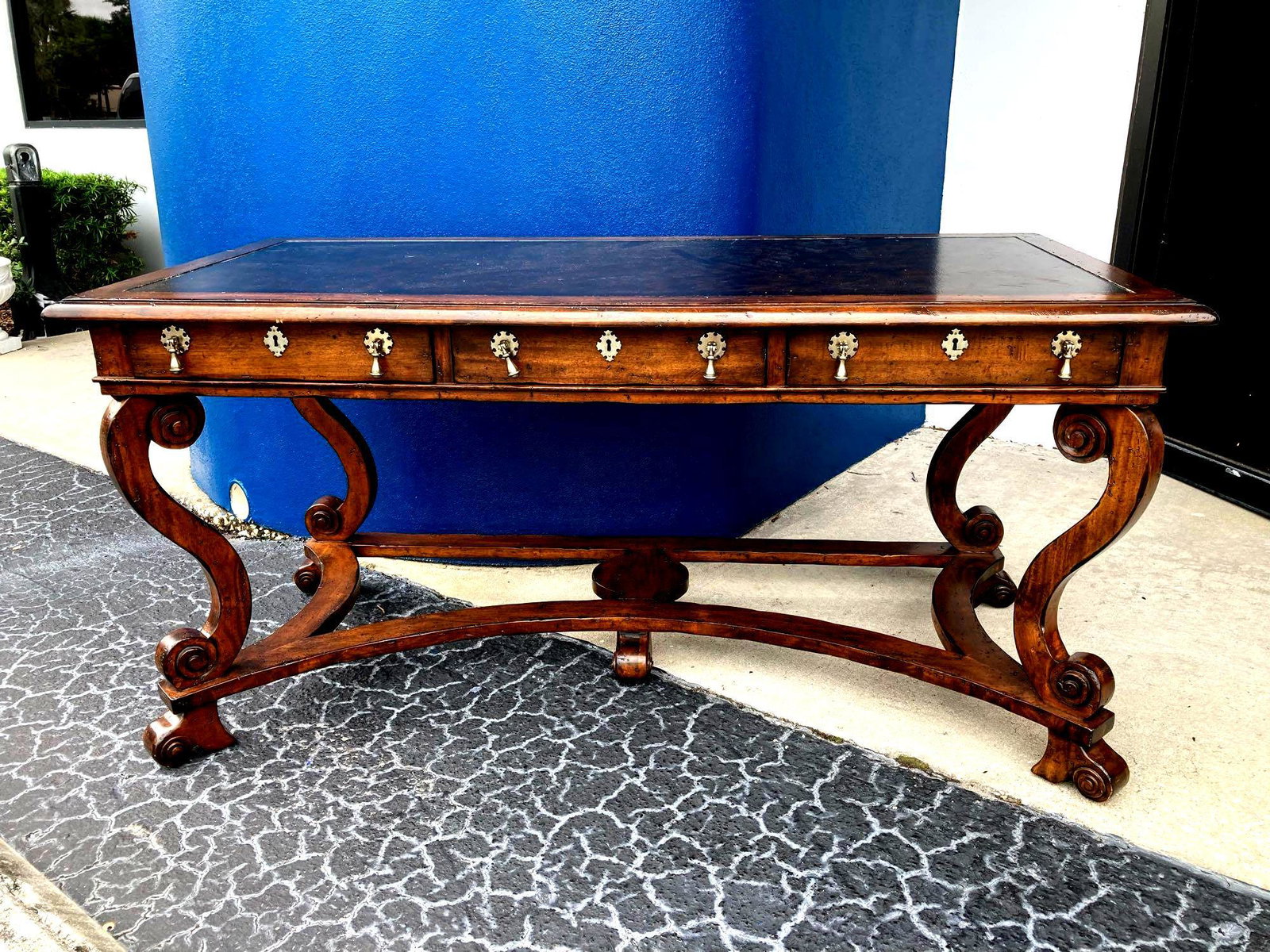 Robb & Stuckey Desk: This auction includes: (1) Robb & Stucky Desk Condition is used and use photographs for additional details. The desk has slight patina and has been in use for years. The dimensions are 64" x 31" x 31"