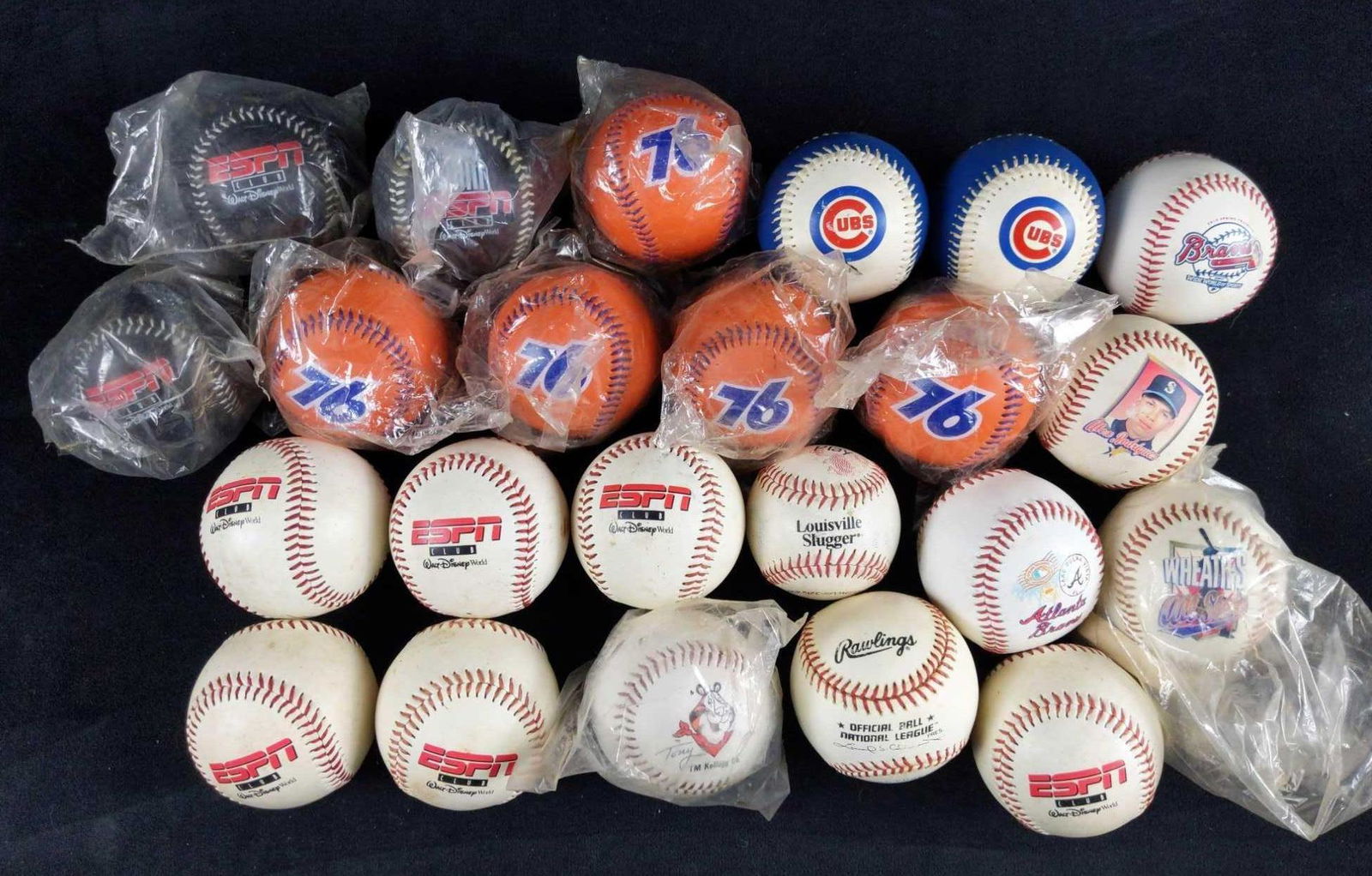 MLB EPSN Cubs Braves Baseballs Lot Of 23 (1 of 6)