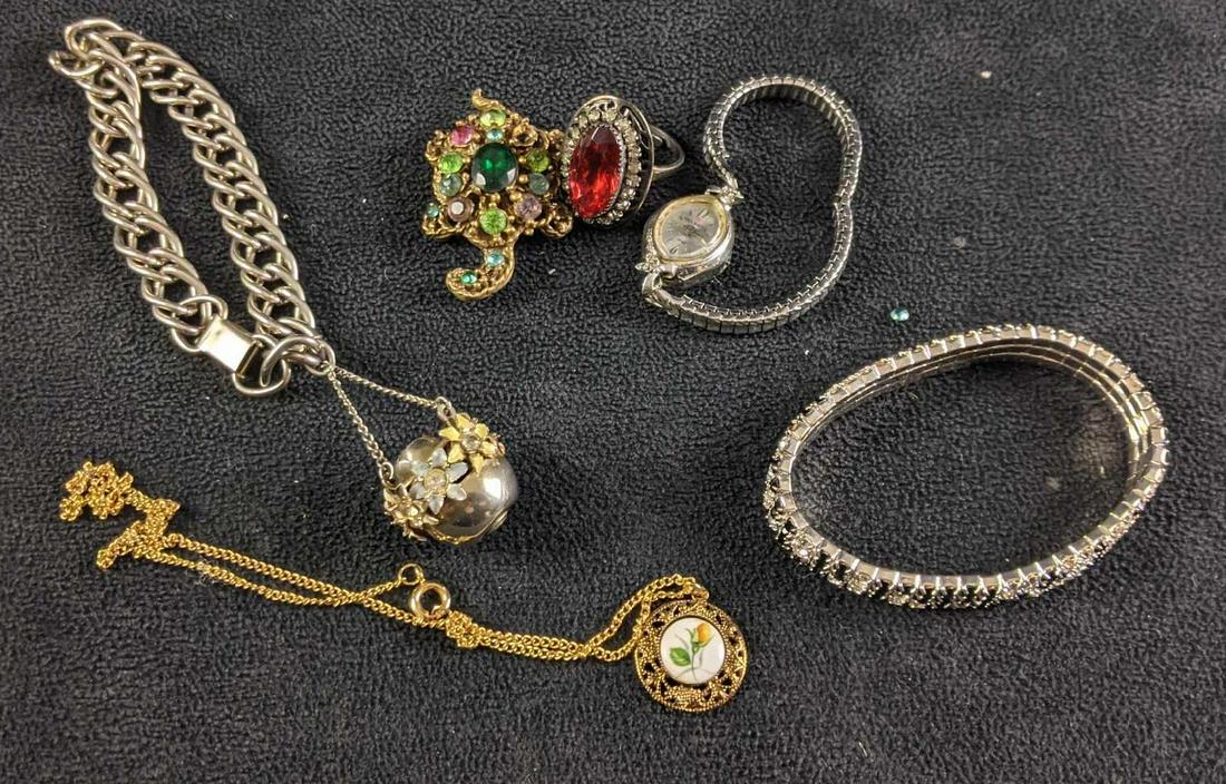 Assorted Fashion Jewelry (1 of 8)