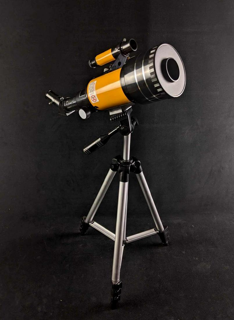 Telescope on Tripod Working Telescope Space (1 of 10)