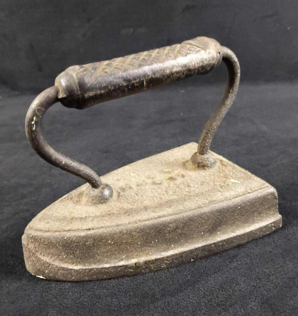 Antique Cast Iron Clothes Iron B (1 of 7)