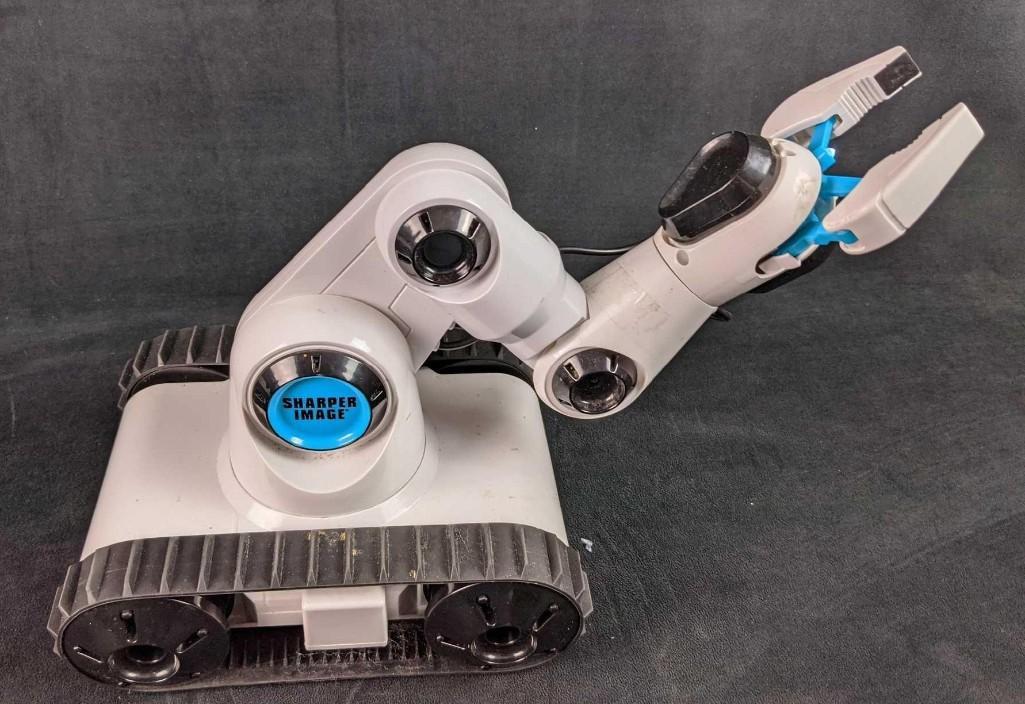 Sharper Image Remote Control Robotic Arm with Wheels Oct 16, 2021