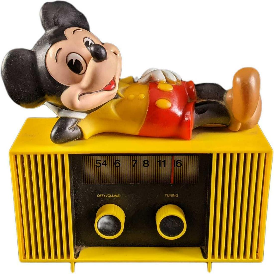 Vintage Disney 1960s Mickey Mouse Tabletop Radio (1 of 6)