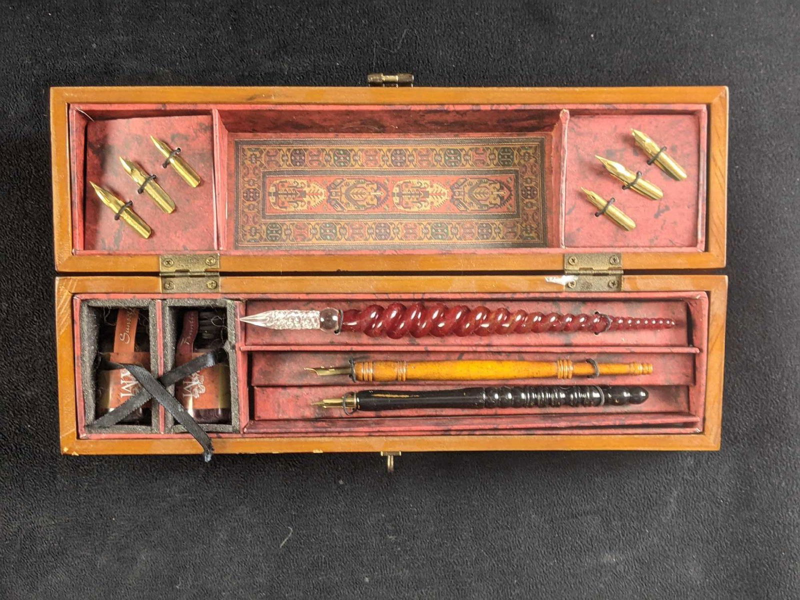 Full Calligraphy Set Windsor Calligraphy Set (1 of 9)