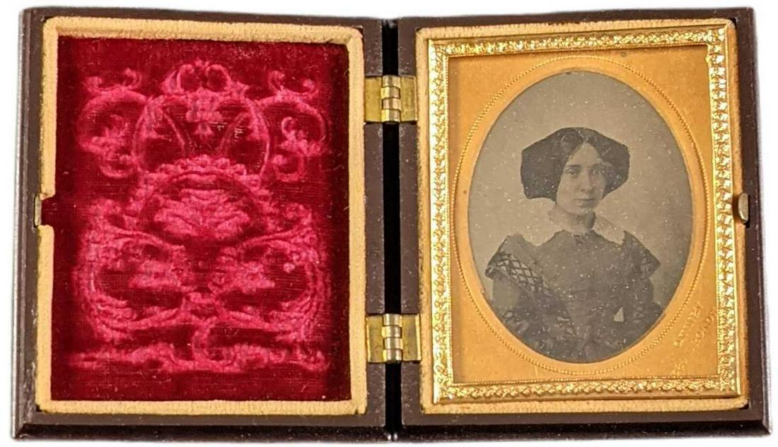 Antique Tintype Portrait W Gutta Percha Case Woman (1 of 7)