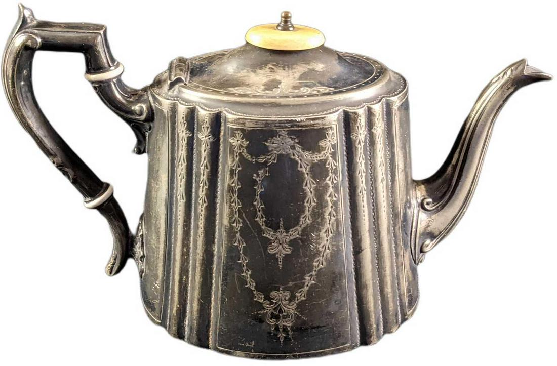 Electro Plated Silver Tea Pot (1 of 9)