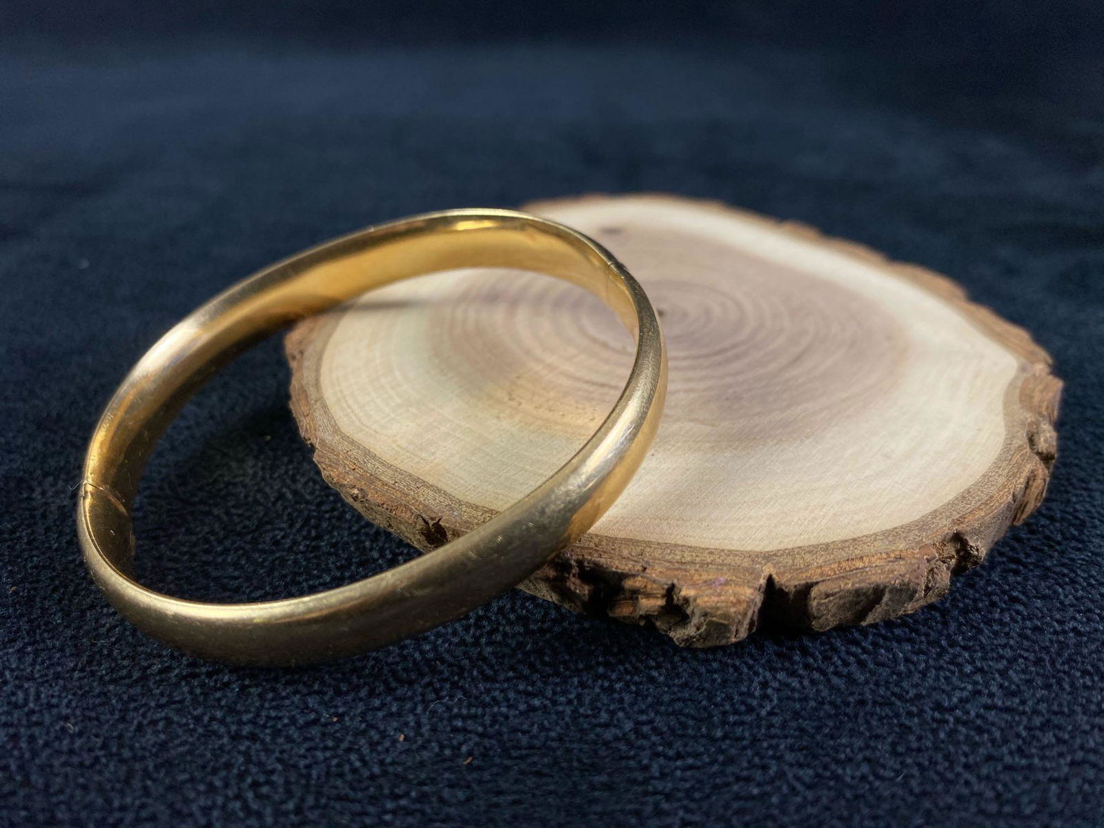 Vintage 1980's 14K Gold 8mm Bangle Bracelet (1 of 12)