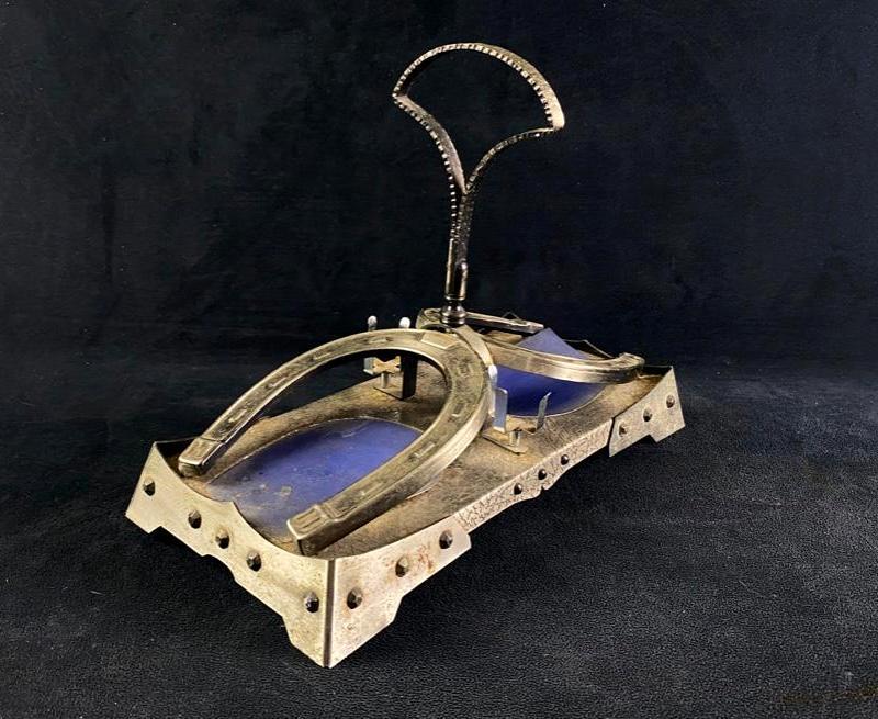 Horseshoe Condiment Caddy (1 of 5)