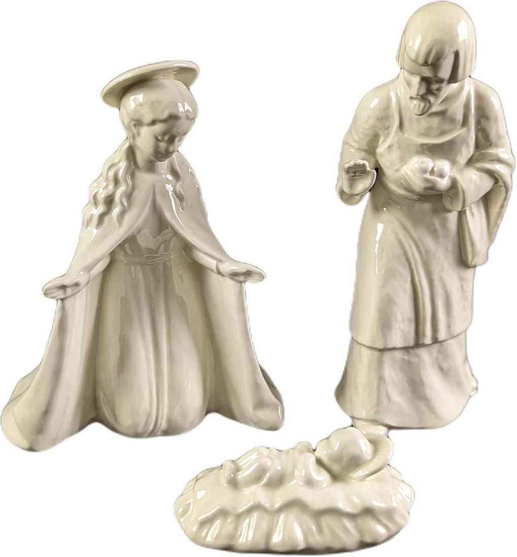 3 Vintage Holy Family Goebel Porcelain Figurines: Holy Family from the 'Nativity Series' Porcelain figurines made by Goebel from the drawings of Sister MI Hummel. The figurines are in good, vintage condition with only minor scuffs and a light scratch
