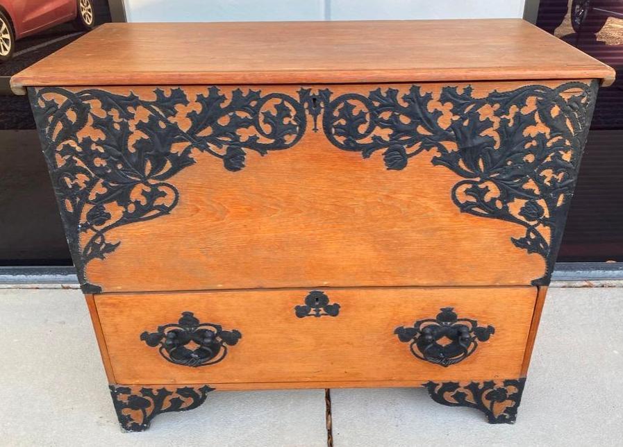 1903 Blanket Chest (1 of 7)