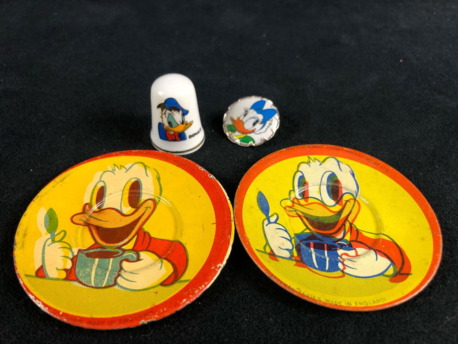 A lot of 4 Vintage Mini Donald Duck Daisy Tin Plates (1 of 8)