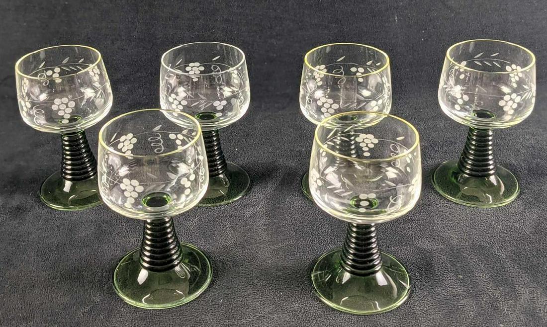 Six Vintage Green Ribbed Roemer Stemmed Wine Glasses: Six Vintage Green Ribbed Roemer Stemmed Wine Glasses. Each glass is approx 2 1/2" x 2 12" x 4 1/4" and together they weigh 2.34lbs. The glasses are in a good, vintage condition with one having a chip 