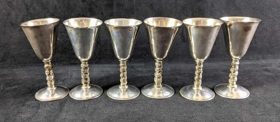 Vintage Silver Plated Goblets Grapevine Stems Wine: Vintage Silver Plated Goblets Grapevine Stems Wine These beautiful wine goblets are great for an elegant evening with friends. These are in good condition with only some tarnish. 5.5in tall Weight tog