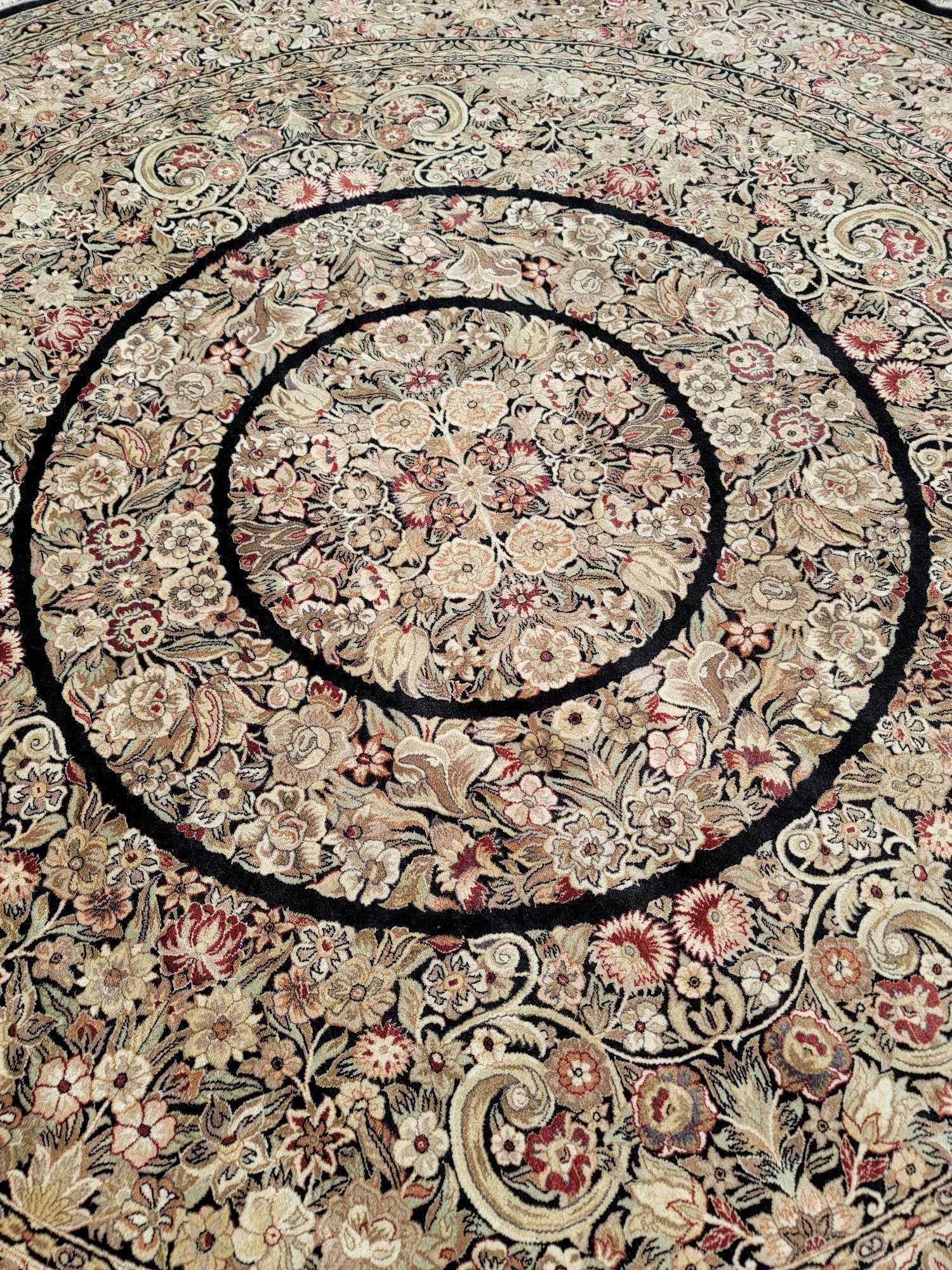 Elegant Round Wool Area Rug (1 of 4)