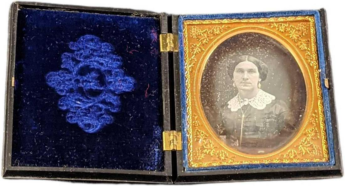Antique Tintype Portrait W Gutta Percha Case Woman (1 of 6)