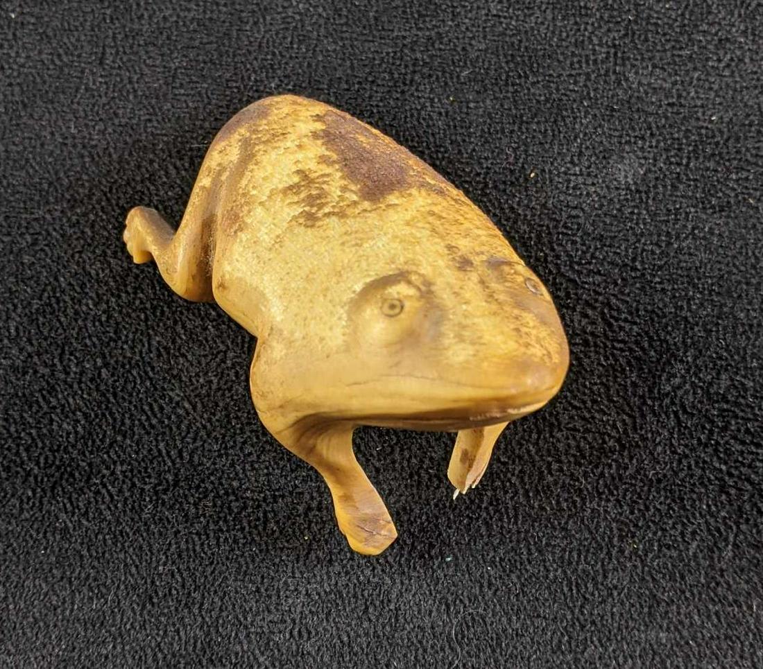 Hand Carved Frog From Animal Horn (1 of 6)
