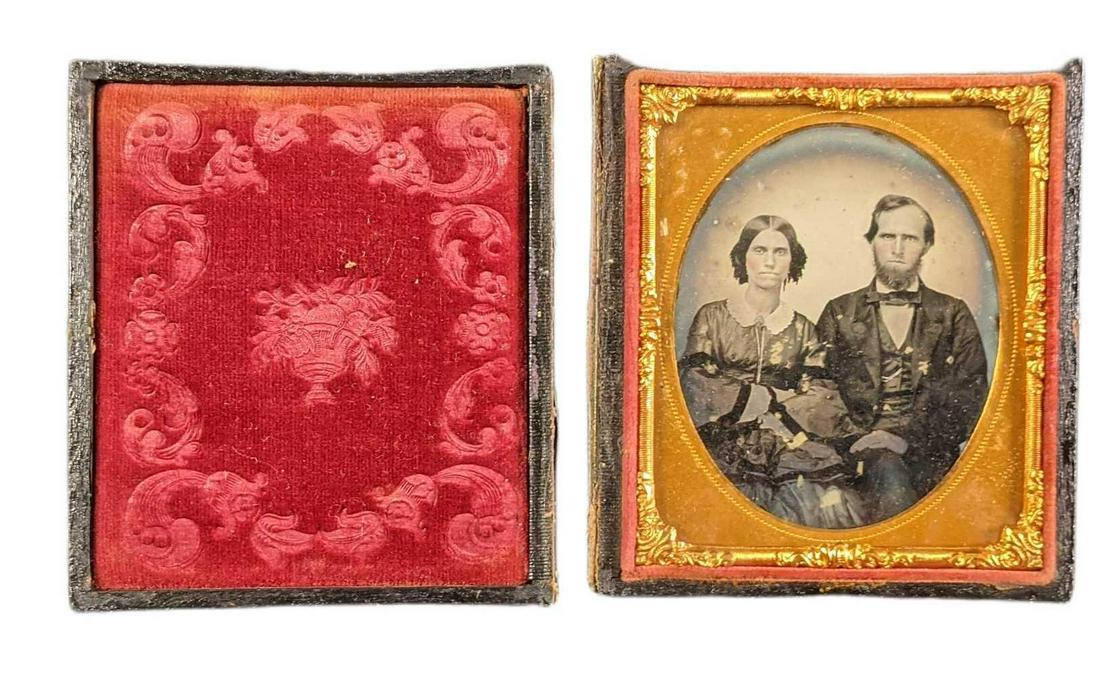 Antique Tintype Portrait W Gutta Percha Case Young (1 of 6)