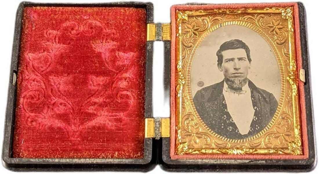 Antique Tintype Portrait W Gutta Percha Case Man (1 of 7)
