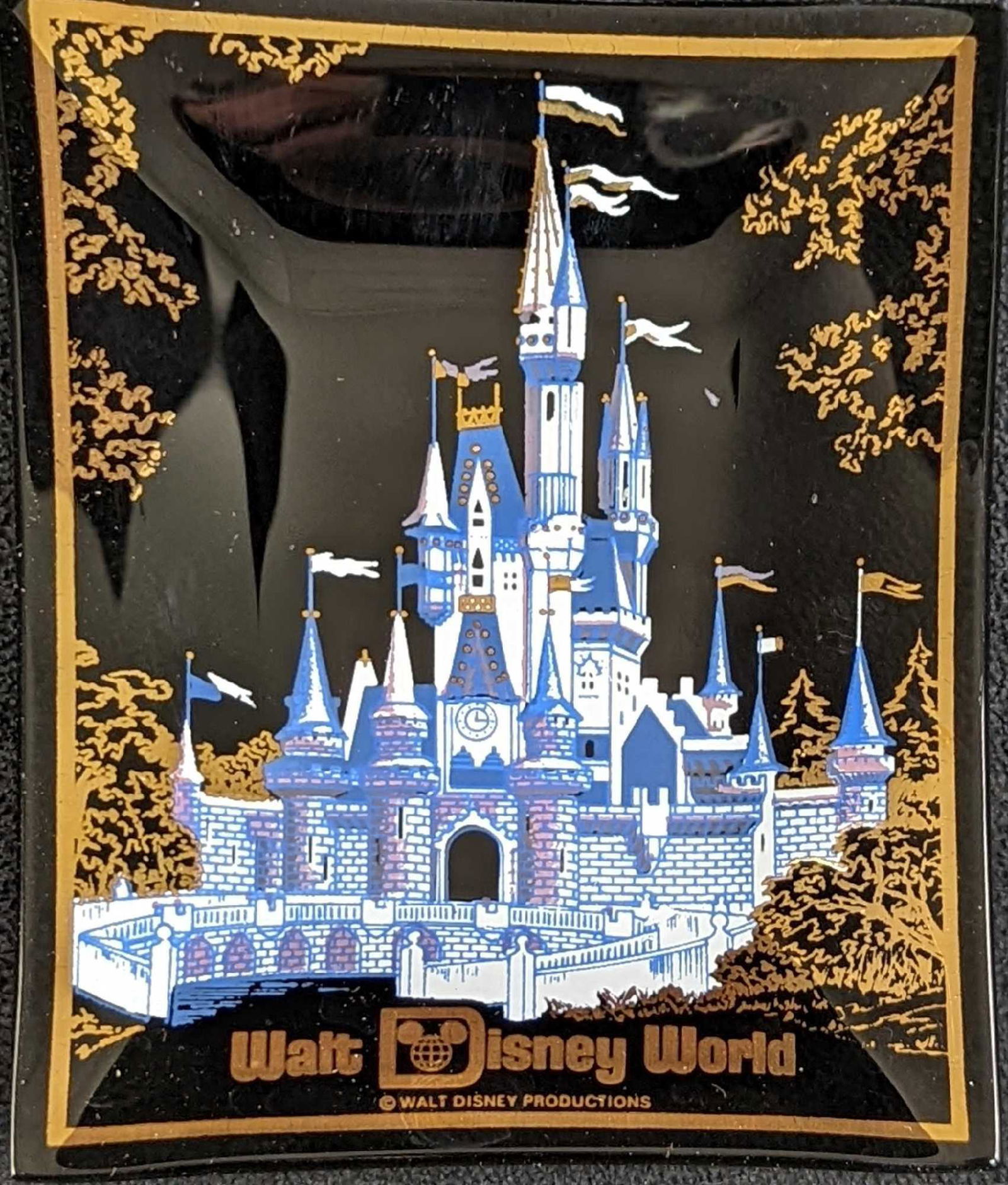 Vintage Disney World Glass Tray Ashtray: Vintage Disney World Glass Tray Or Ashtray. Is approx 3 3/4" x 4 1/2" x 1/2" and it weighs 0.19lb. The tray is in a good, vintage condition with some wear and a few small white chips on the glass. Ple