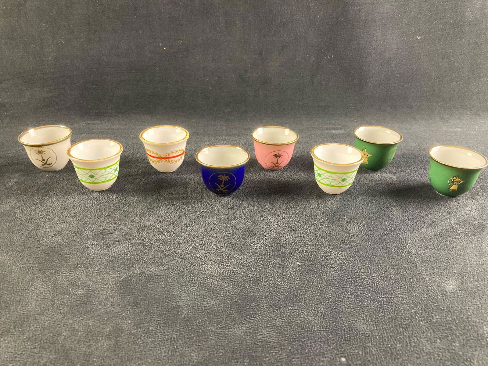 Set of (8) Small Drink Cups (1 of 5)