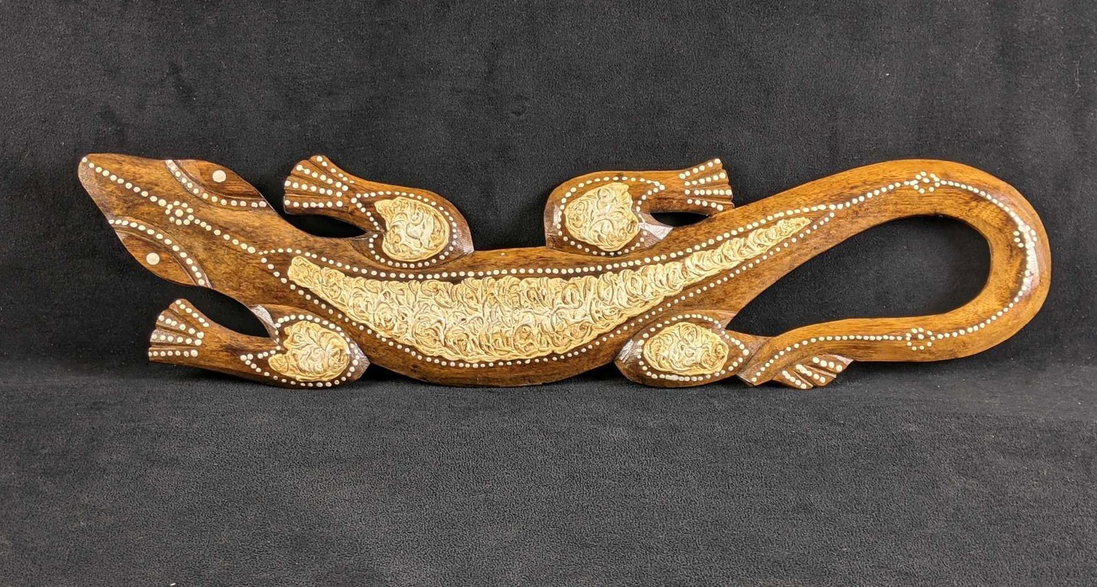 Wooden Lizard Decoration (1 of 3)
