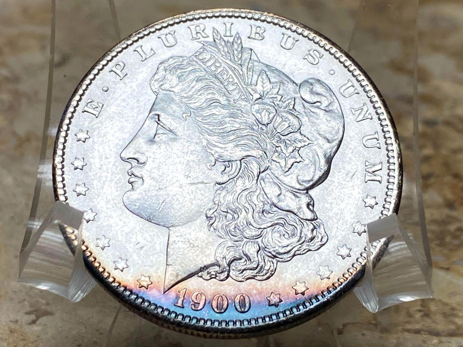 Antique 1900 P VF US Morgan Silver Dollar (1 of 2)