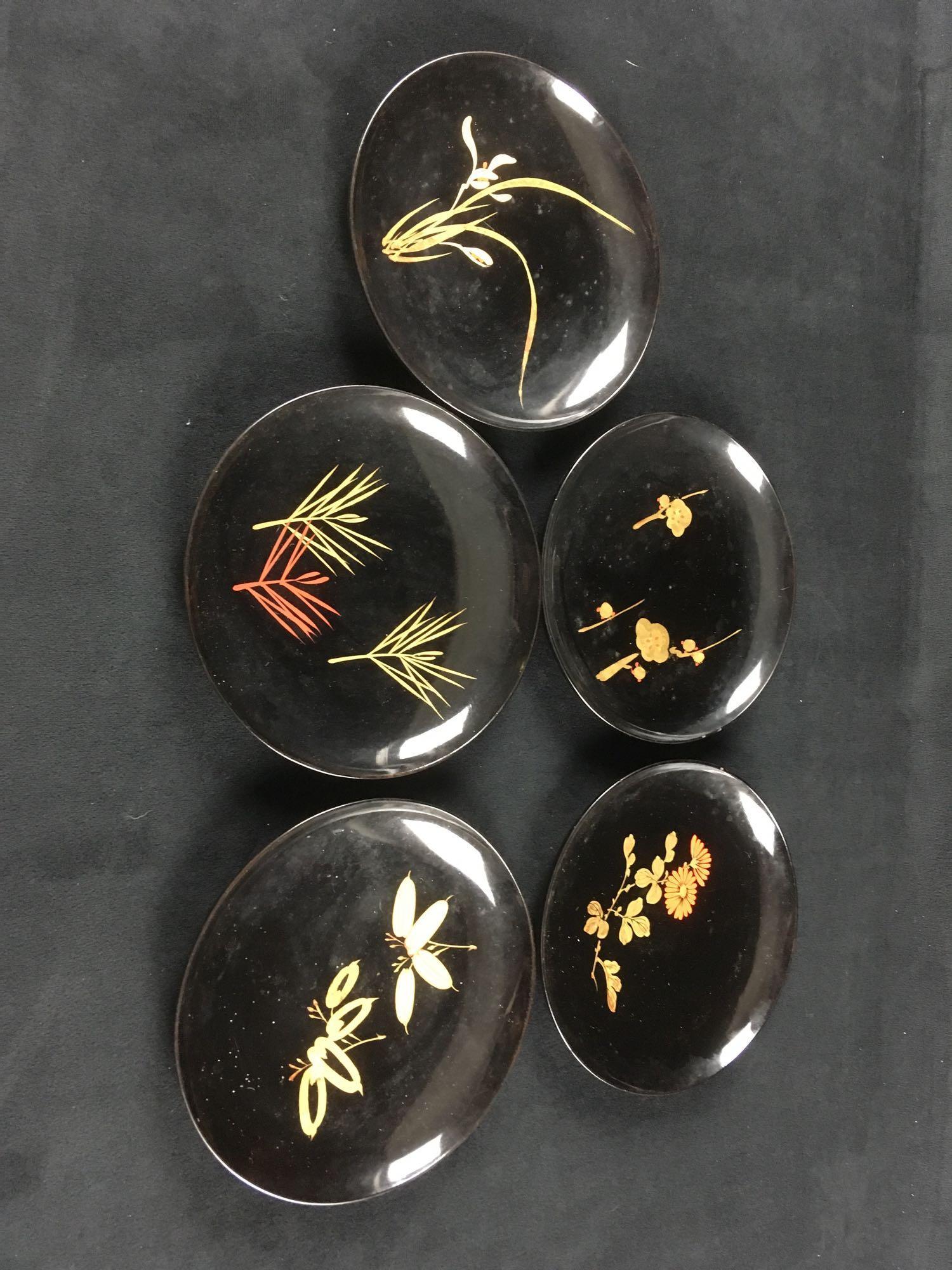 Set of 5 Vintage Hand painted Lacquer ware Plates (1 of 8)