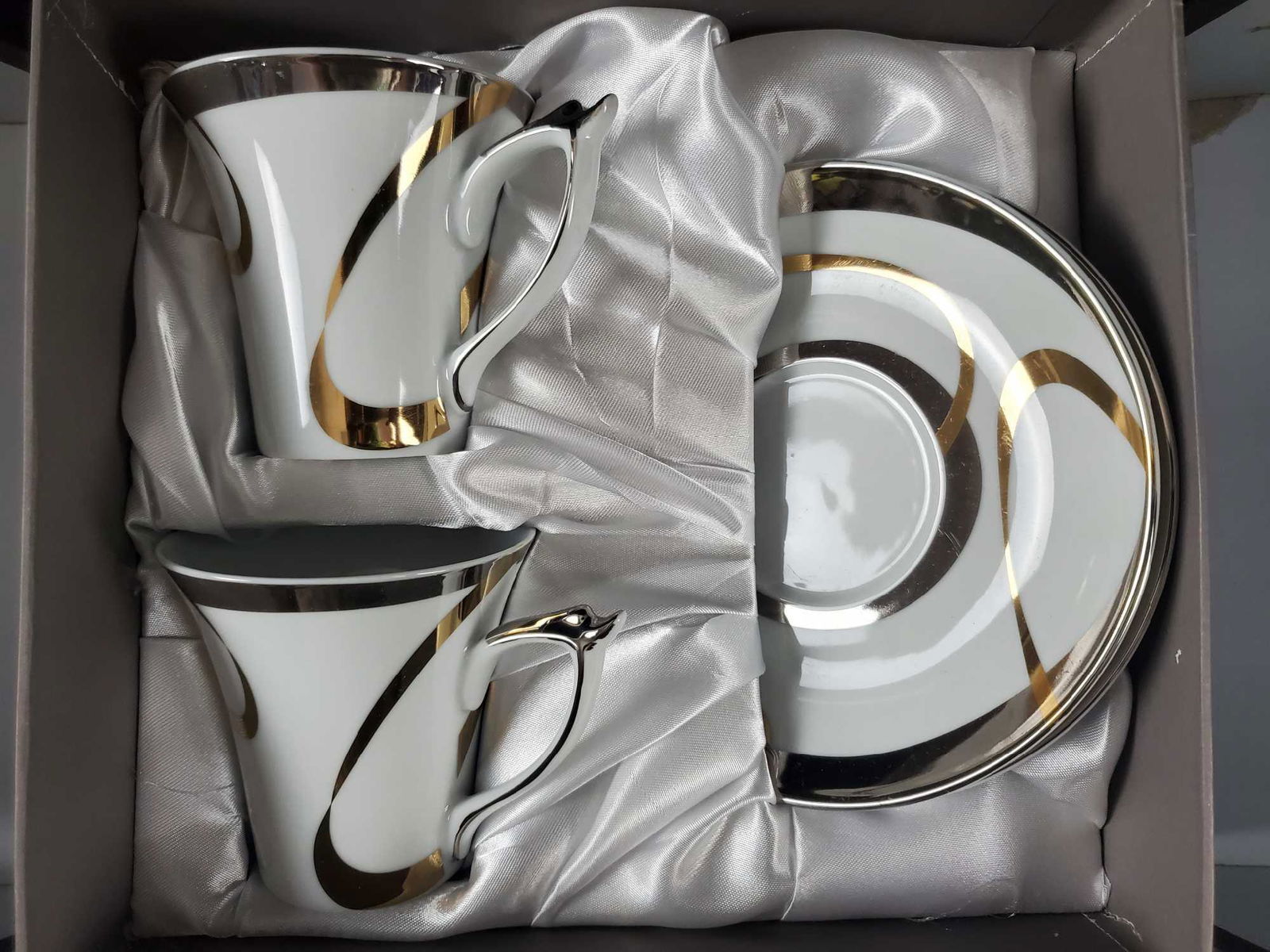 Classic Coffee and Tea 2 Cup and Saucer (1 of 11)