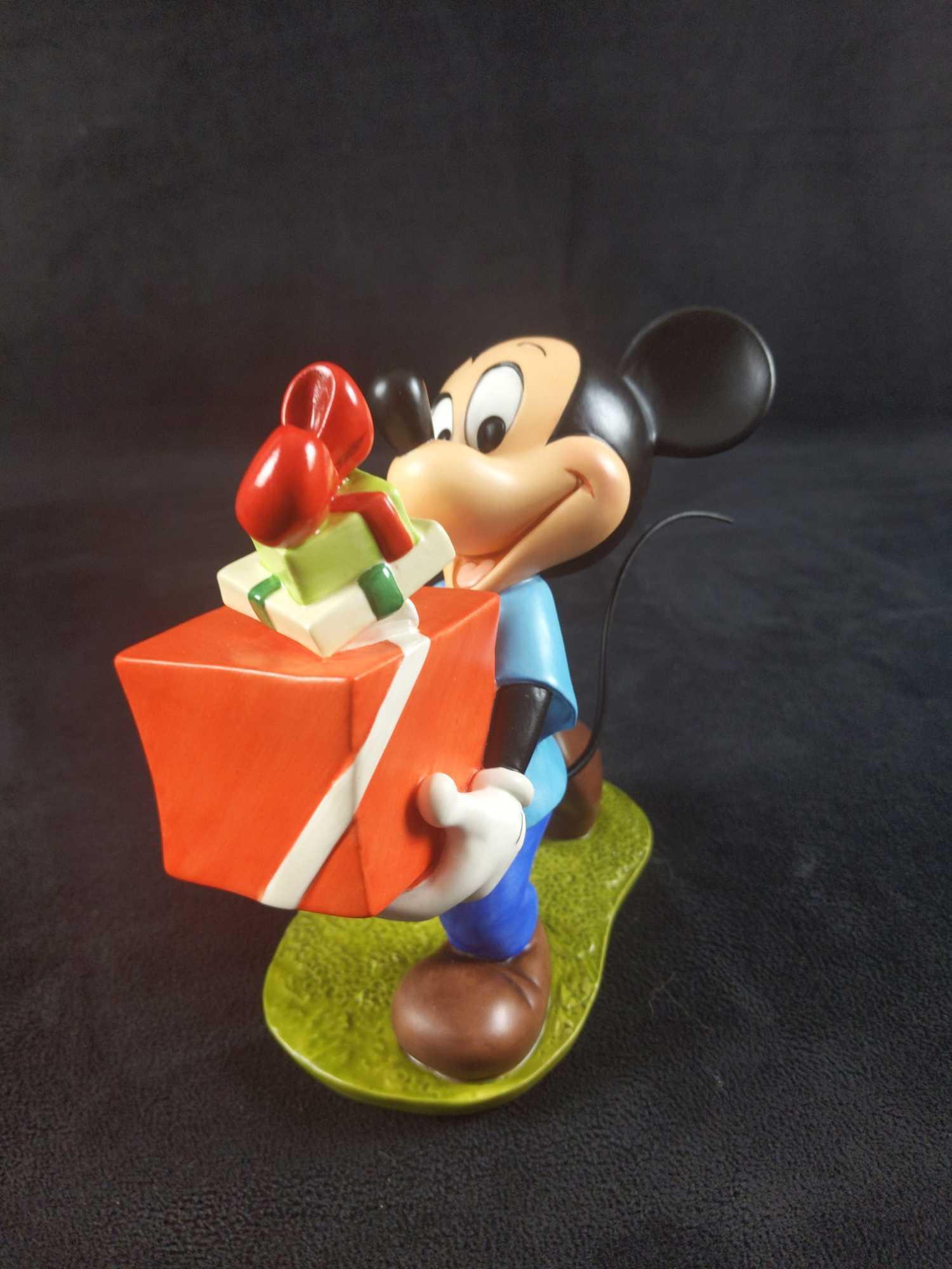 Disney Figurine Pluto's Christmas Tree Mickey (1 of 10)