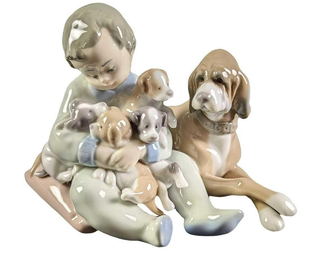 Retired Lladro New Playmates Figurine Boy & Puppies (1 of 9)