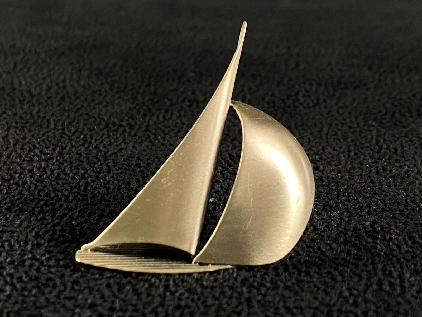 Vintage Designer BEAU Sterling Sailboat Pin / Brooch (1 of 7)