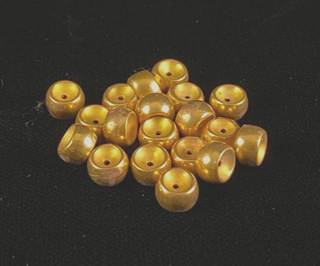 18k Gold Findings - Drum Beads: 18k Gold Findings - Drum Beads DETAILS: Metal - 18k Beads Color - Gold Tested - Yes Size - 6.5 mm Weight - 5.5 g Markings - none Maker - unknown Stones - none Style - drum beads Condition - G