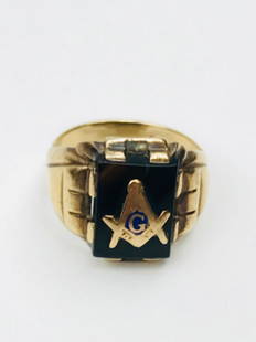 Vintage Freemason Square Compass 10K Ring: One vintage Mason Gold Colored ring. It has the Square and compasses with G in the center. It is a size 11 and has a total weight of 8.37 grams. This ring is 10k gold.