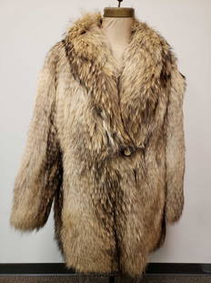 Pellicceria Neris Fox Fur Coat: Pellicceria Neris Fox Fur Coat. This fox fur coat is in great used condition. The coat has no known signs of damage to the interior or exterior. Coat has a light brown colored fabric lining with a