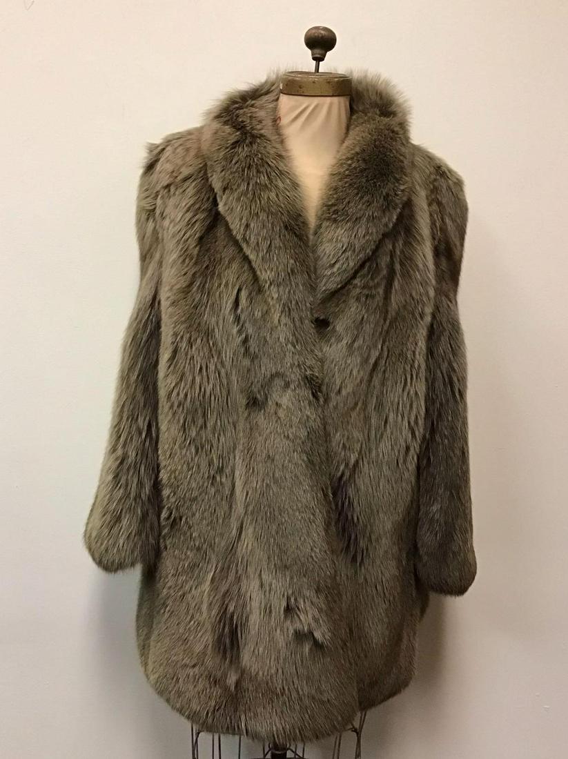 Heather Fox Fur Coat Jacket Vintage Fashion: Heather Fox Fur Coat Jacket Vintage Fashion. Made by an unknown manufacturer. This coat features a brown linen interior, a "Pellicceria Zugh Roni" tag on the interior neck, two exterior pockets and th