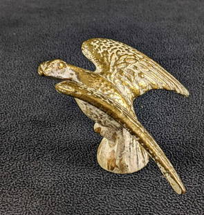 Brass Eagle Brass Flag Topper: Brass Eagle Brass Flag Topper This brass eagle topper is threaded to screw onto the top of a flag. This brave eagle has a white patina. Overall, this item is in good condition. approx 2in tall, 3