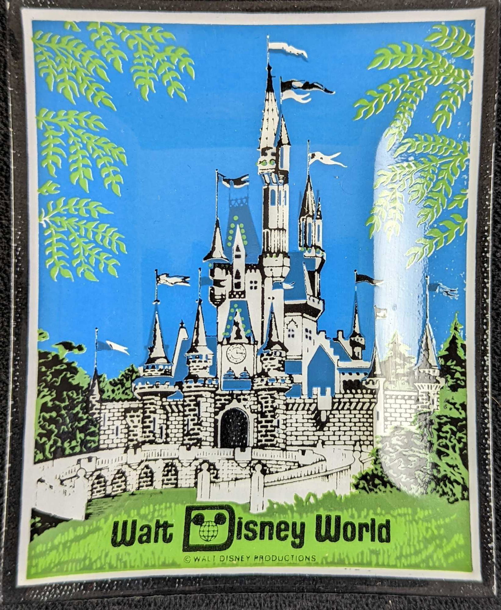 Vintage Disney World Glass Tray Ashtray: Vintage Disney World Glass Tray Or Ashtray. Is approx 4" x 4 3/4" x 1/2" and it weighs 0.17lb. The tray is in a good, vintage condition with no chips or cracks. Please see the images as they are part 
