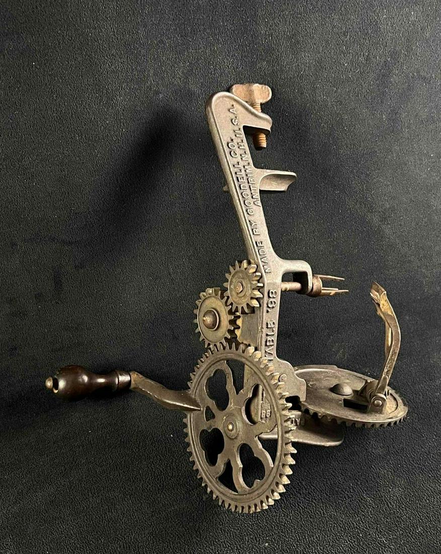 Antique Cast Iron Apple Peeler (1 of 10)
