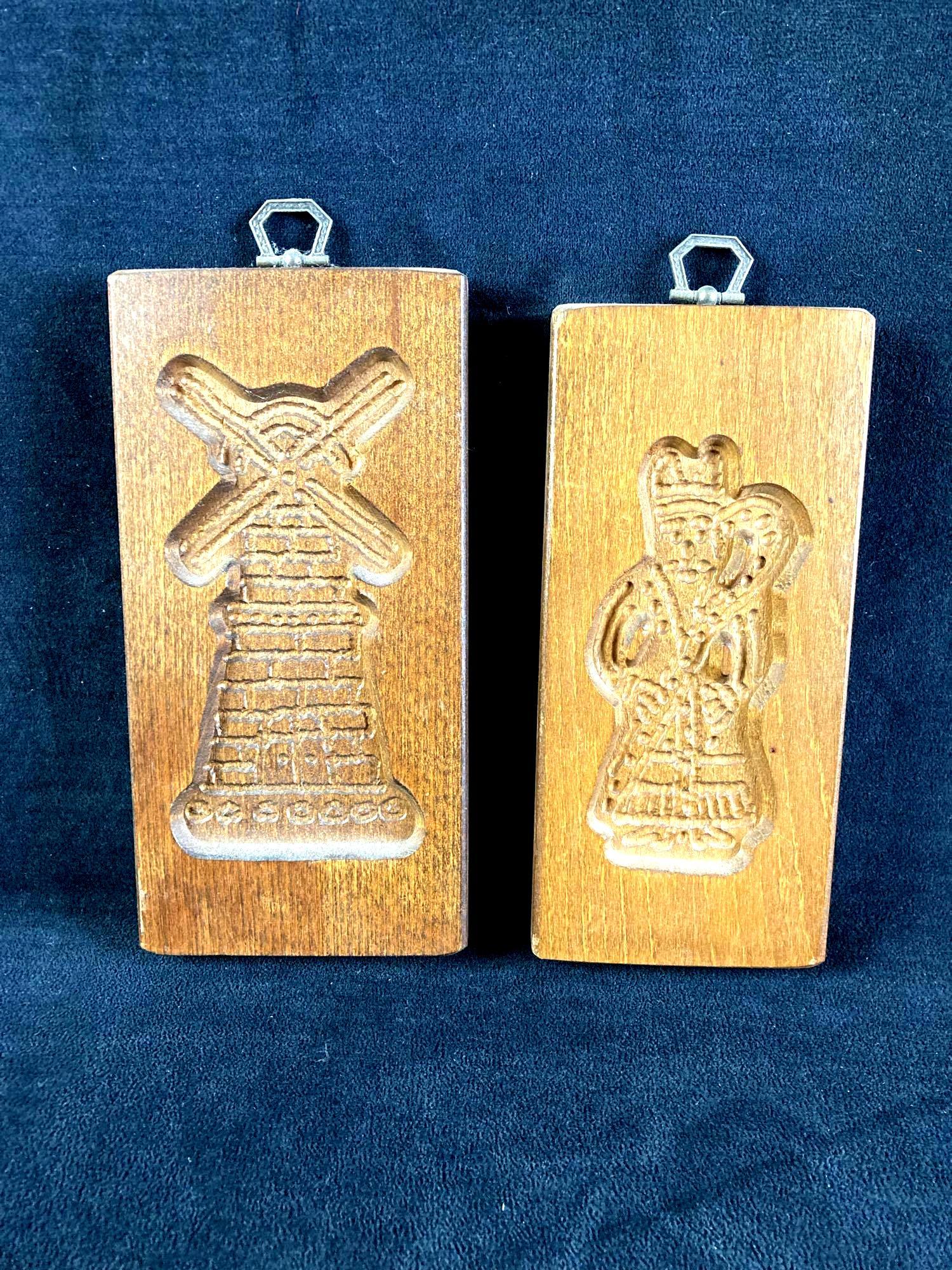 (2) Dutch Wooden Wall Decorations (1 of 4)