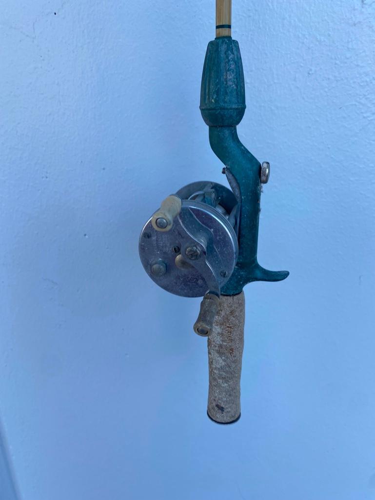 Antique Flueger Trump Fishing Reel & Rod (1 of 8)