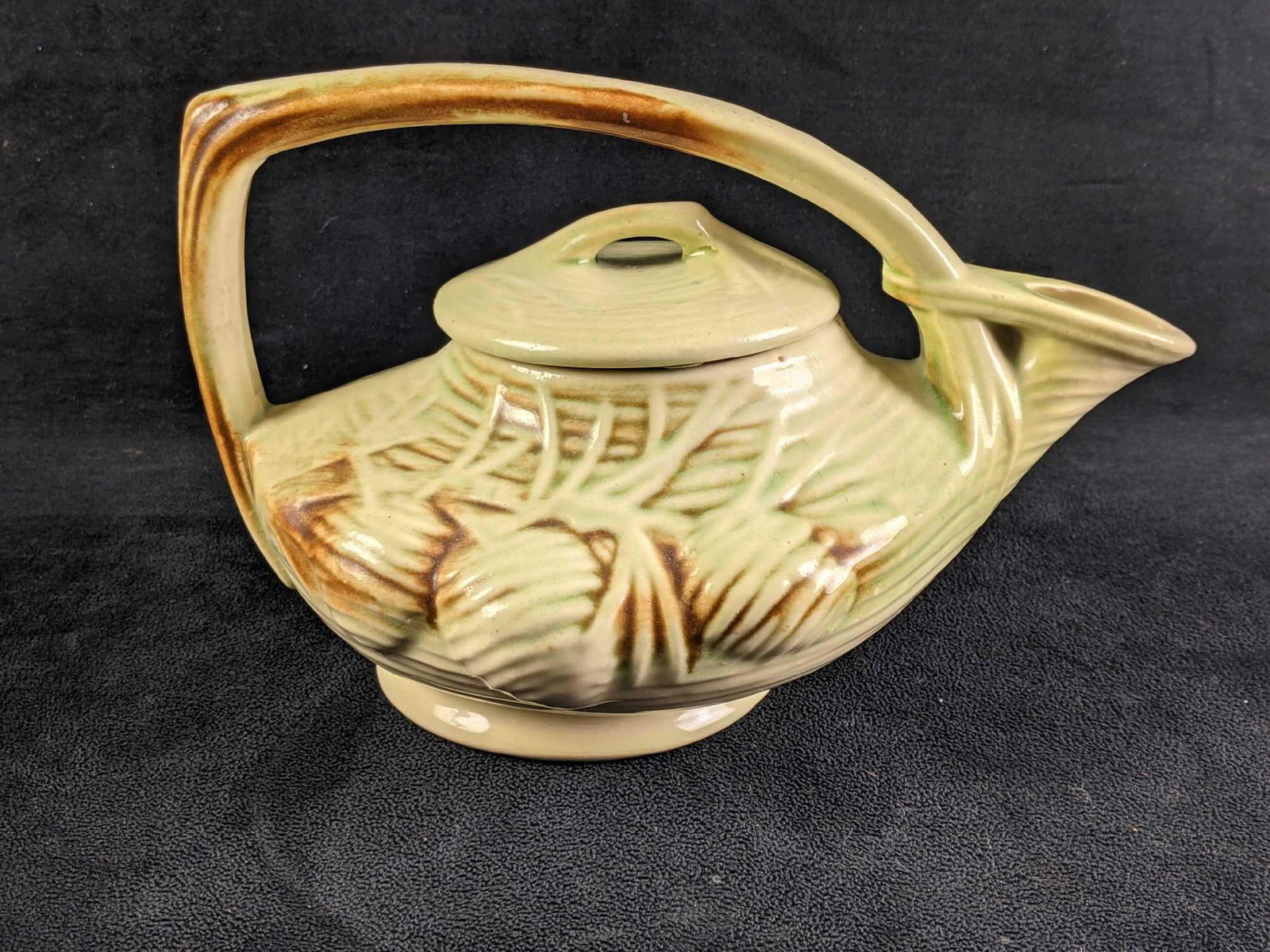 Vintage Teapot McCoy Green Teapot Pinecone Teapot (1 of 6)
