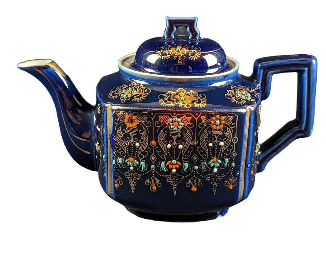 Vintage SEIEI And CO Cobalt Blue Porcelain Teapot (1 of 10)