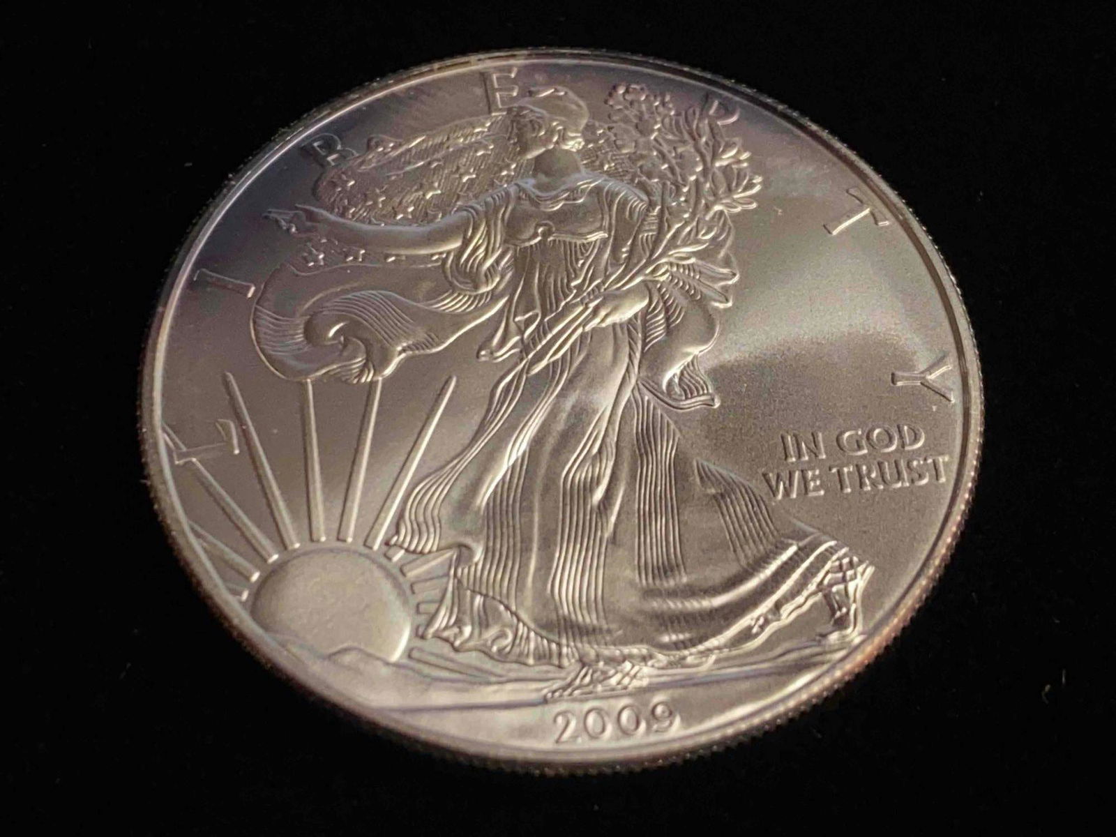 2009 1oz 999 American Silver Eagle (1 of 3)