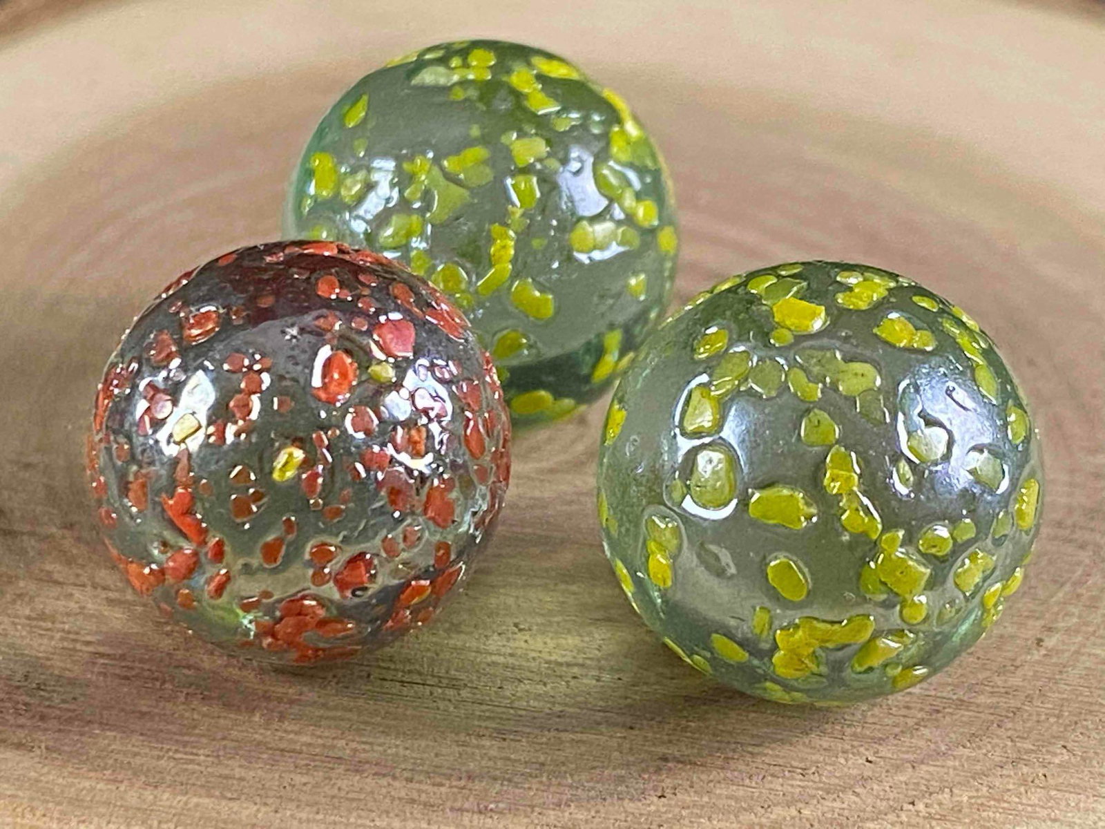 Vintage Green & Clear Confetti Speckled Glass Marbel: These Antique - Vintage Marbles have been researched to the best of our knowledge . We are not experts or graders in this area please view all our pictures they are part of our description . Feel free