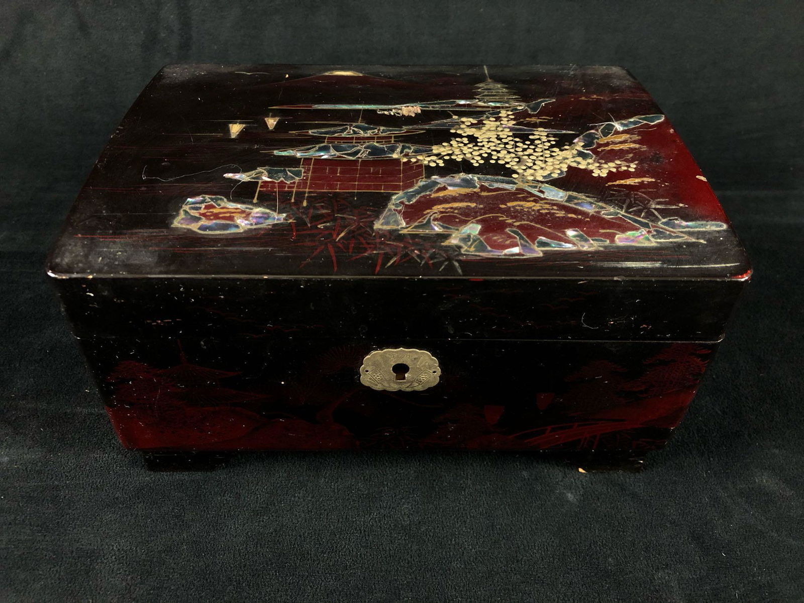 Vintage Black lacquer Hand painted Inlay Shell Jewelry / Trinket Box (1 of 6)