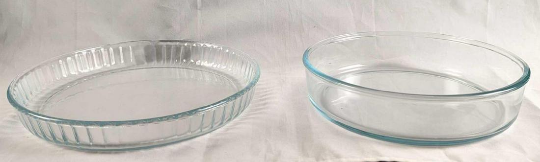 2 Pyrex Glass Pie Plate & Oval Baking Dish (1 of 9)